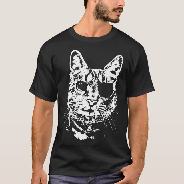 Camiseta Fumar Gato Com Patch Olular Pirata Caveira Cruzada (Frente)