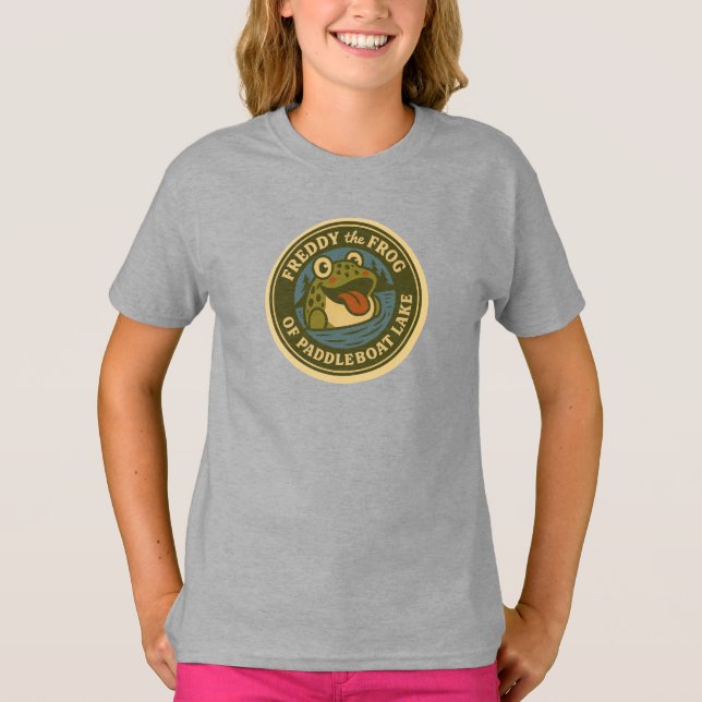 Camiseta Funky Freddy Frog of Paddleboat Lake Kids Tee (Frente)