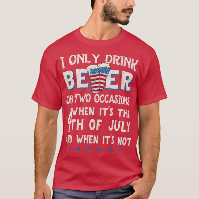 Camiseta Funny 4 de julho Beer Party with American Flag (Frente)