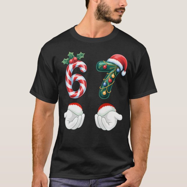 Camiseta Funny 67 Christmas 	s Six Seven Meme 6 7 Elf Santa (Frente)