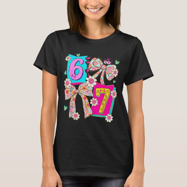 Camiseta Funny 67 Coquette Bow Design For Girly Aesthetic L (Frente)