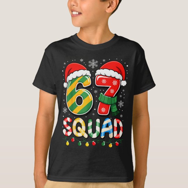 Camiseta Funny 67 Squad Candy Cane Santa Hat Christmas Men  (Frente)