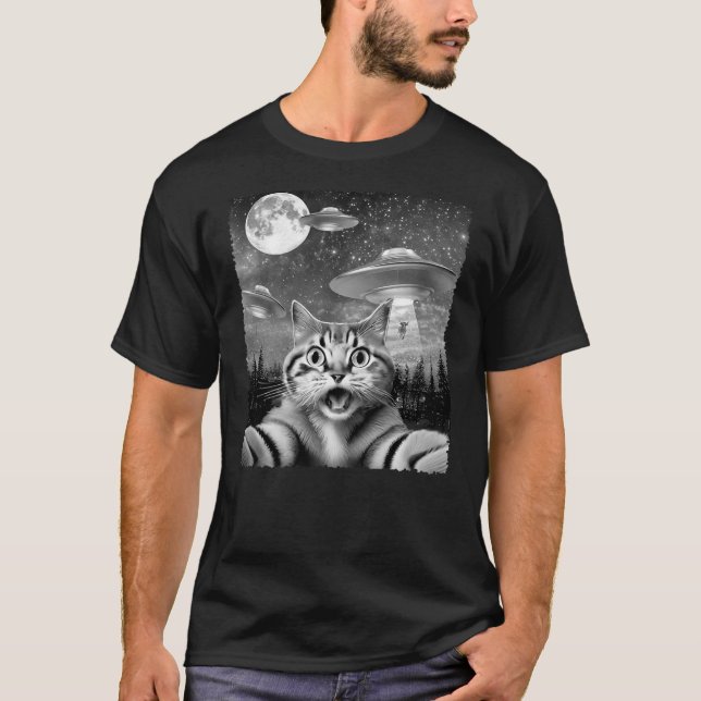 Camiseta Funny Alien Cat Selfie with UFOs Gift Idea Men Wom (Frente)