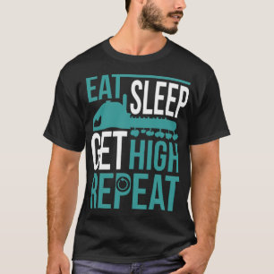 Camiseta Funny Arborist Get High Tree Chain saw space birth