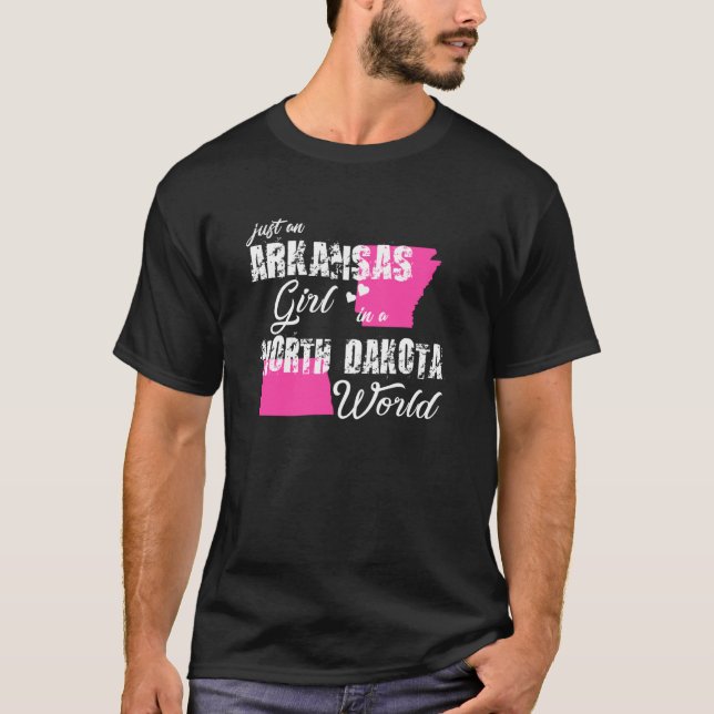 Camiseta Funny Arkansas É Uma Garota De Arkansas Em Um Nort (Frente)