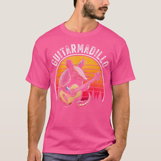 Camiseta Funny Armadillo Guitar Pun Guittttttttttatus (Frente)