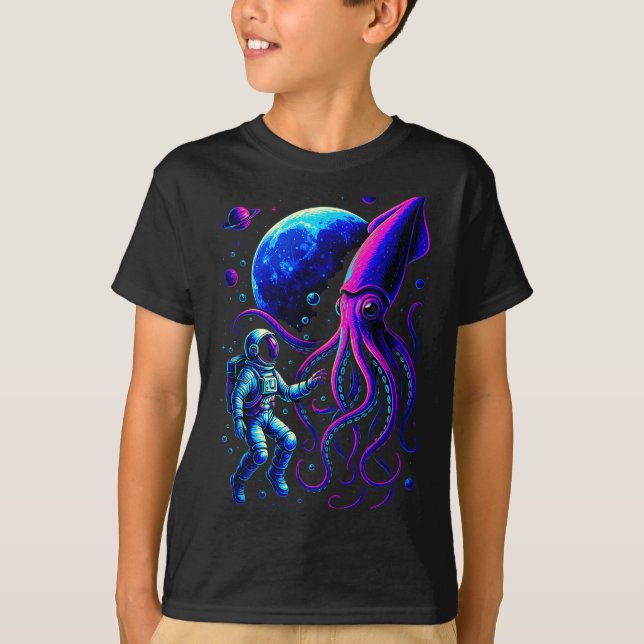 Camiseta Funny Astronaut And Squid In Underwater Space With (Frente)