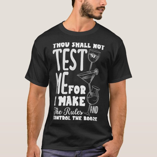 Camiseta Funny Bartender Thou Shall Not Test Me Quote  (Frente)