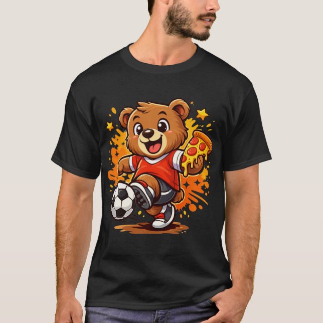 Camiseta Funny Bear Playing Soccer Eating Pizza (Frente)