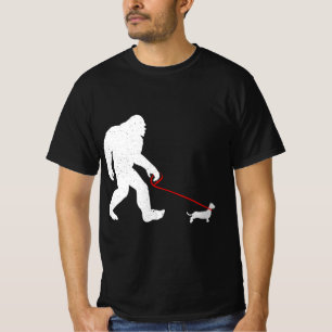 Camiseta Funny Bigfoot Sasquatch Andando Dachshund Weiner D