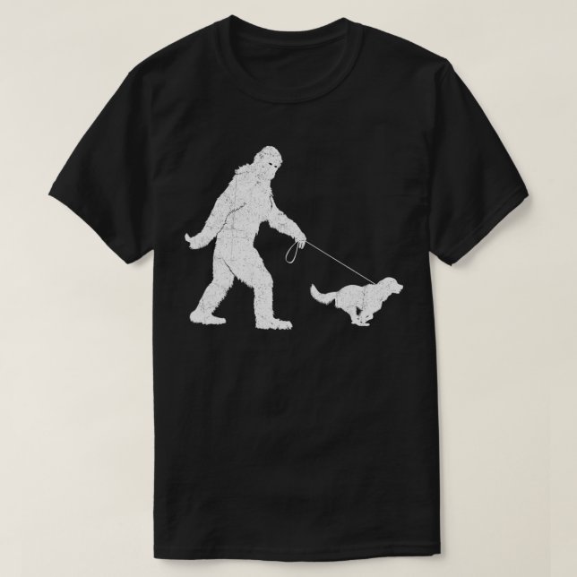 Camiseta Funny Bigfoot Sasquatch Andando Ouro Retriever D (Frente do Design)