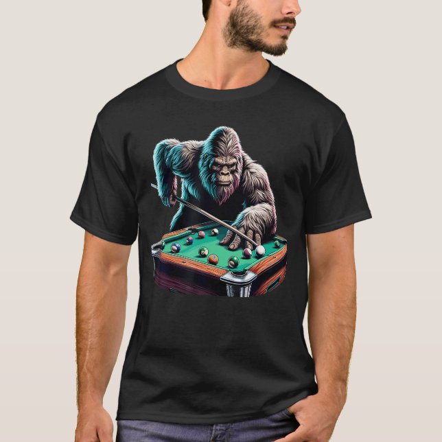 Camiseta Funny Bigfoot Sasquatch Billiards Pool Player Men  (Frente)