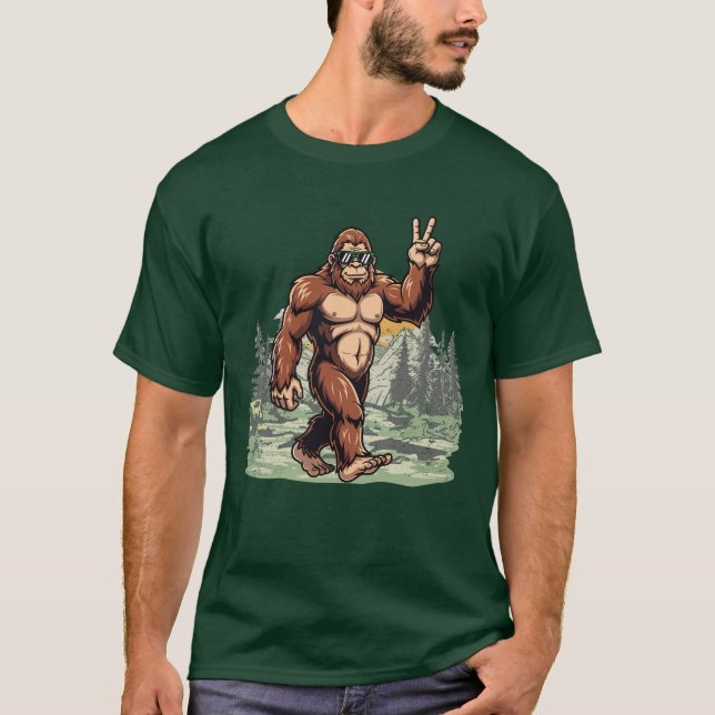 Camiseta Funny Bigfoot Wearing Sunglasses Forest Design (Frente)