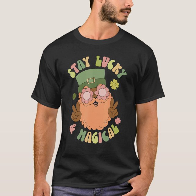 Camiseta Funny Black Retro Saint Patrick's Day Stay Lucky A (Frente)