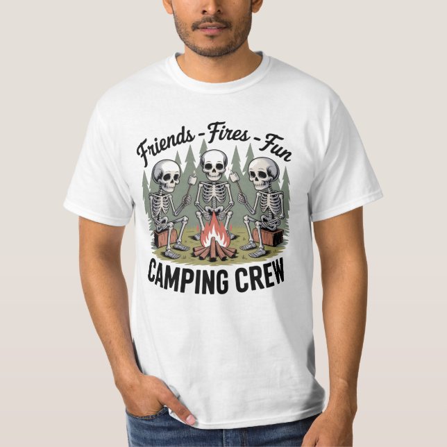 Camiseta Funny Camping Fires Friends Fun Camping Crew  (Frente)