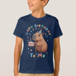 Camiseta Funny Capybara Capy Birthday para a festa para cri<br><div class="desc">Engraçado Capybara Capy Aniversário para a Festa de Crianças Design. Esta divertida design de aniversário da Capybara apresenta um chapéu de festa de vestida da Capybara e segura um bolo de aniversário com uma vela,  Excelente para crianças,  raparigas,  mulheres e festas de aniversário.</div>