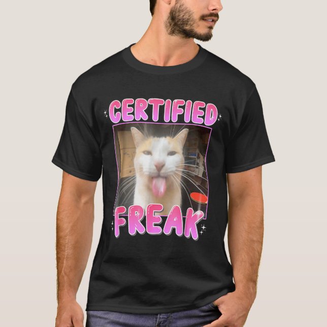 Camiseta Funny Cat Lover Certified Freak Eat Cement Cursed  (Frente)