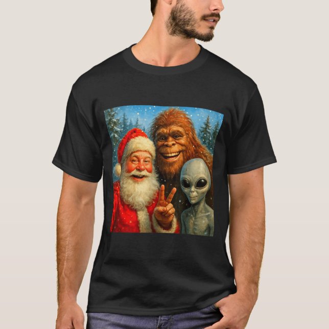 Camiseta Funny Cat Selfie With Santa Claus &amp; Bigfoot Me (Frente)