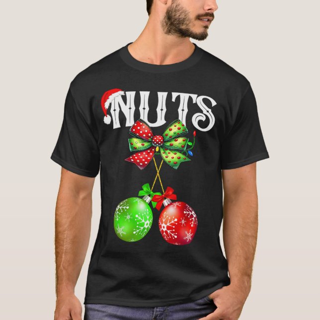 Camiseta Funny Chest Nuts Chestnuts Matching Family Christm (Frente)