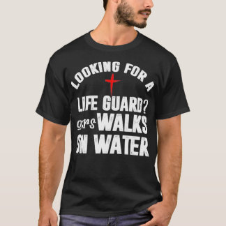 Camiseta Funny Christian Lifeguard caminha sobre dote de ág