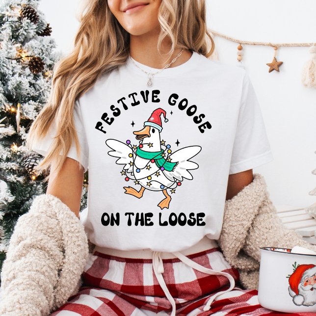 Camiseta Funny Christmas Festive Goose on the Loose (Criador carregado)