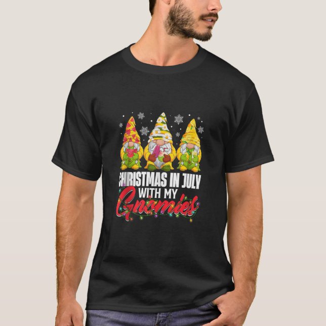 Camiseta Funny Christmas In July With My Gnomies Gnome Hawa (Frente)