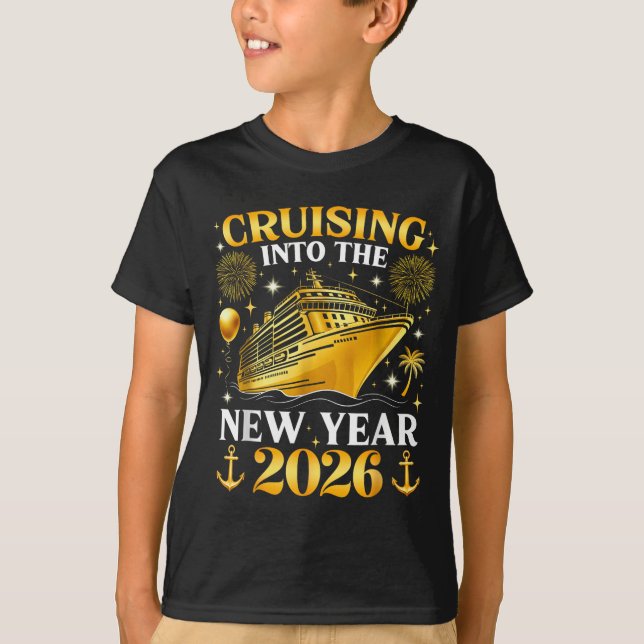 Camiseta Funny Cruising Into 2026 New Year Matching Family  (Frente)