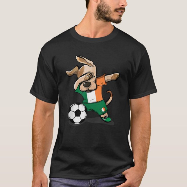 Camiseta Funny Dabbing Dog Ireland Soccer Jersey Funny Iris (Frente)