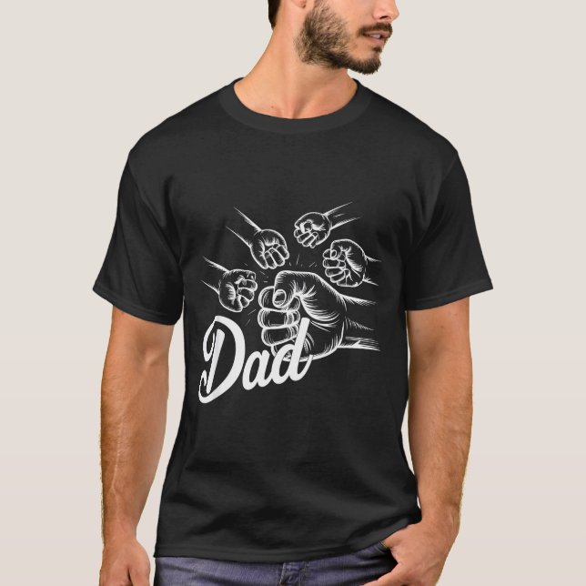 Camiseta Funny Dad Of Four Toddler Kids Fathers Day Fist Bu (Frente)
