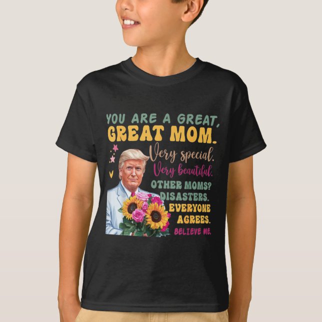 Camiseta Funny Donald Trump Mothers Day Hold Flower Funny Q (Frente)