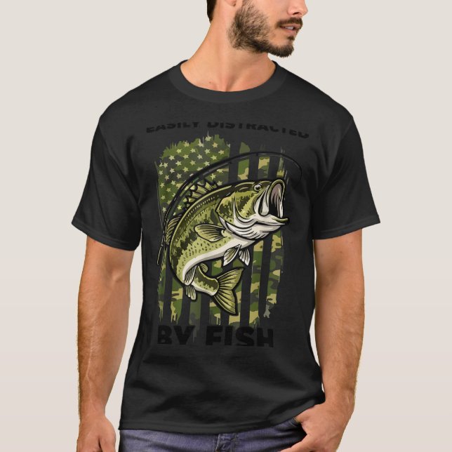Camiseta Funny Easily Distracted By Camo B Fish American Fl (Frente)