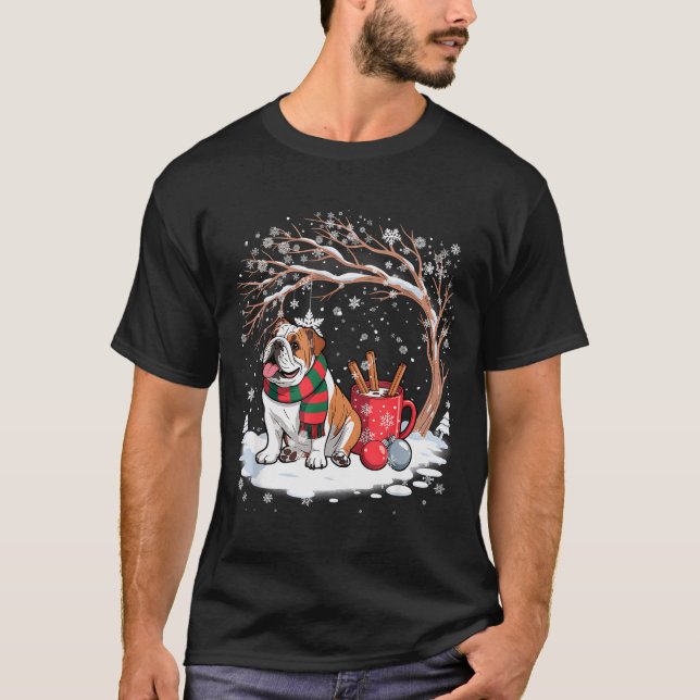 Camiseta Funny English Bulldog In The Snow Tree Christmas W (Frente)
