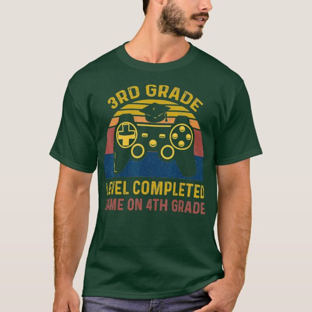 Camiseta Funny Gaming Level Completed 3rd Grade Graduate (Frente)