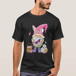 Camiseta Funny Gnome segurando Ovos de Páscoa Trabalhador