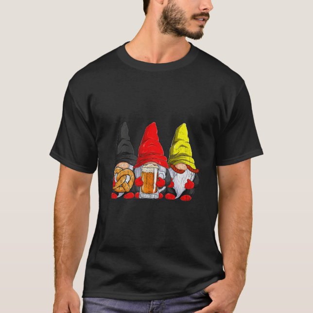 Camiseta Funny Gnomos Oktoberfest Alemanha Bandeira Beer Mu (Frente)
