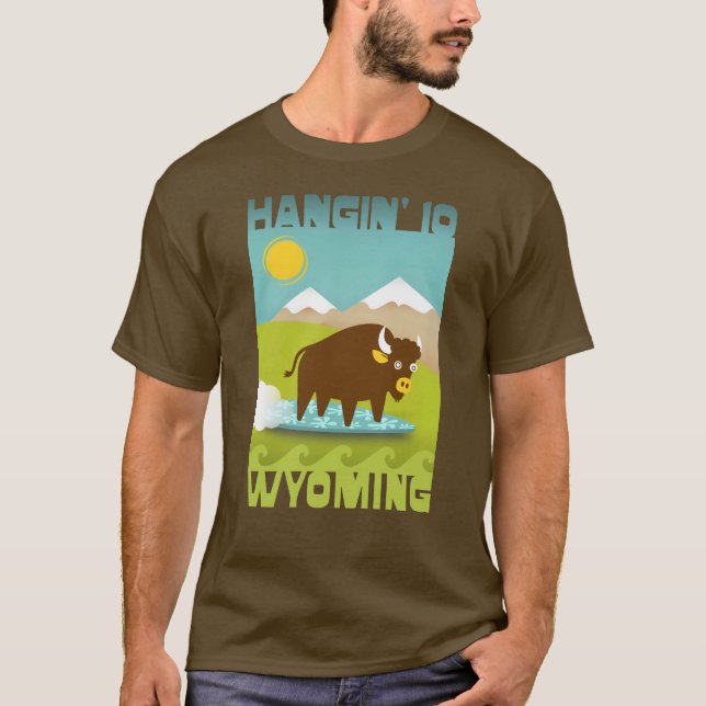 Camiseta Funny hanging 10 surfing buffalo mountains Wyoming (Frente)