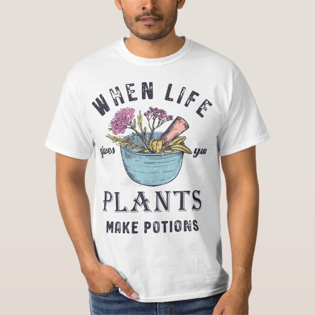 Camiseta Funny Herbalist and Apothecarist Puns Make Potions (Frente)