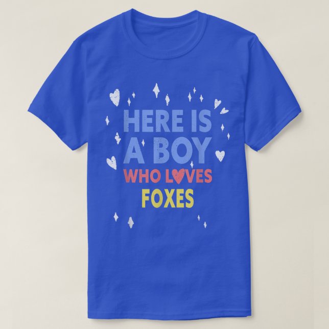 Camiseta Funny Here Is A Boy Who Loves Foes  (Frente do Design)