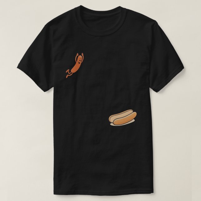 Camiseta Funny Hot Dog Jumping Into Bun – Cute Sausage Cart (Frente do Design)