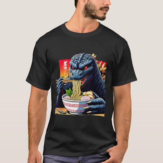 Camiseta Funny Kaiju Eating Ramen Japanese Monster Lover Bi (Frente)