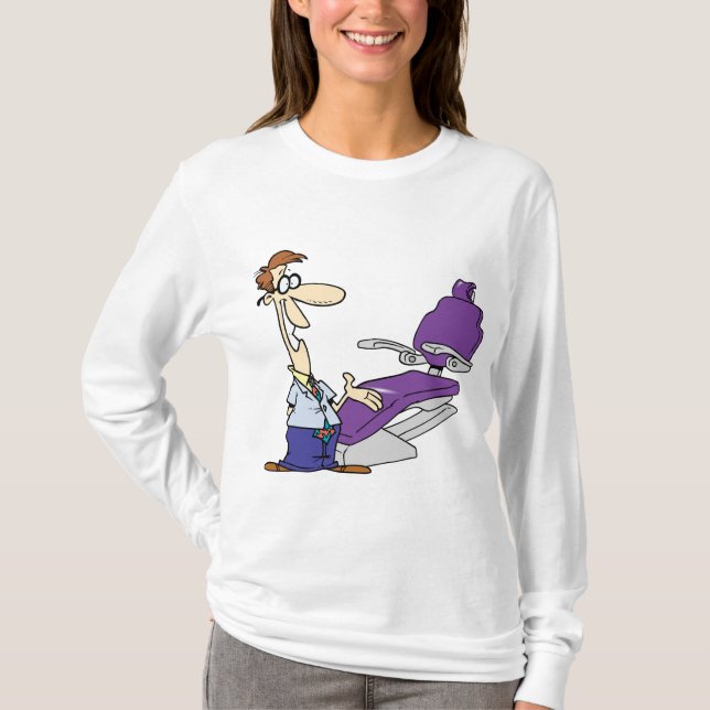 Camiseta Funny Male Dentist and Purple Dental Chair (Frente)
