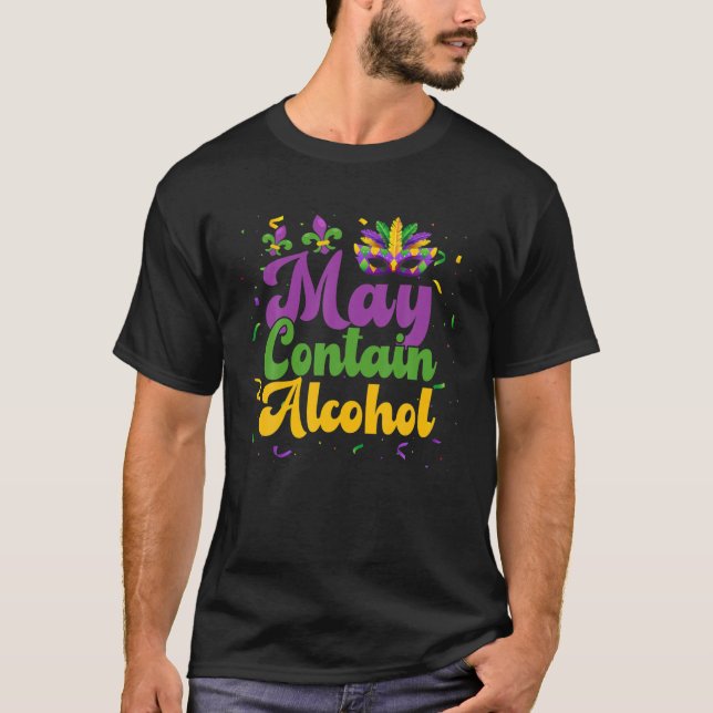 Camiseta Funny May Contém Álcool Mardi Gras Carnaval NOLA (Frente)