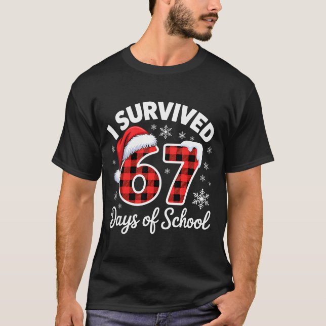 Camiseta Funny Meme Six Seven Christmas I Survived 67 Days  (Frente)