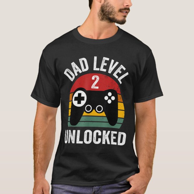 Camiseta Funny New Dad Shirt Dad Level 2 Unlocked For 2 Kid (Frente)