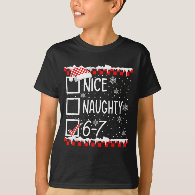 Camiseta Funny Nice Naughty 67 Christmas Brain Rot Six Seve (Frente)