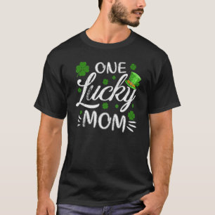 Camiseta Funny One Lucky Mãe Matando Família Saint Patrick