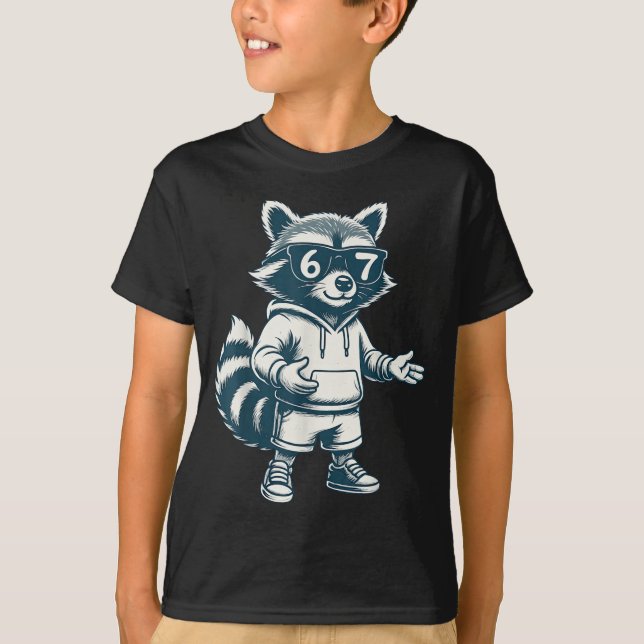 Camiseta Funny Raccoon 67 Meme Six Seven  (Frente)