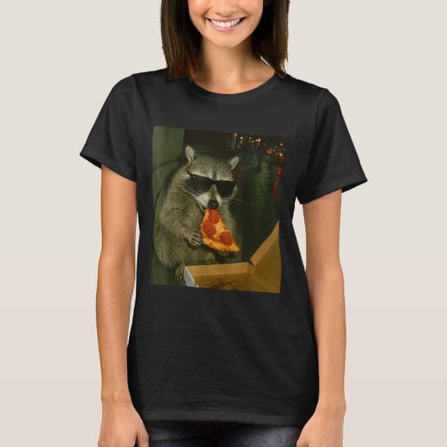 Camiseta Funny Raccoon Eating Zza Animal Meme  (Frente)