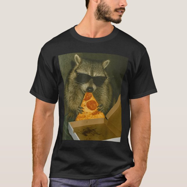Camiseta Funny Raccoon Eating Zza Animal Meme Raccoon  (Frente)