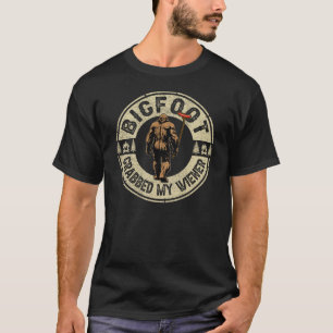 Camiseta Funny Retro Bigfoot Agarrou o meu Wiener em B